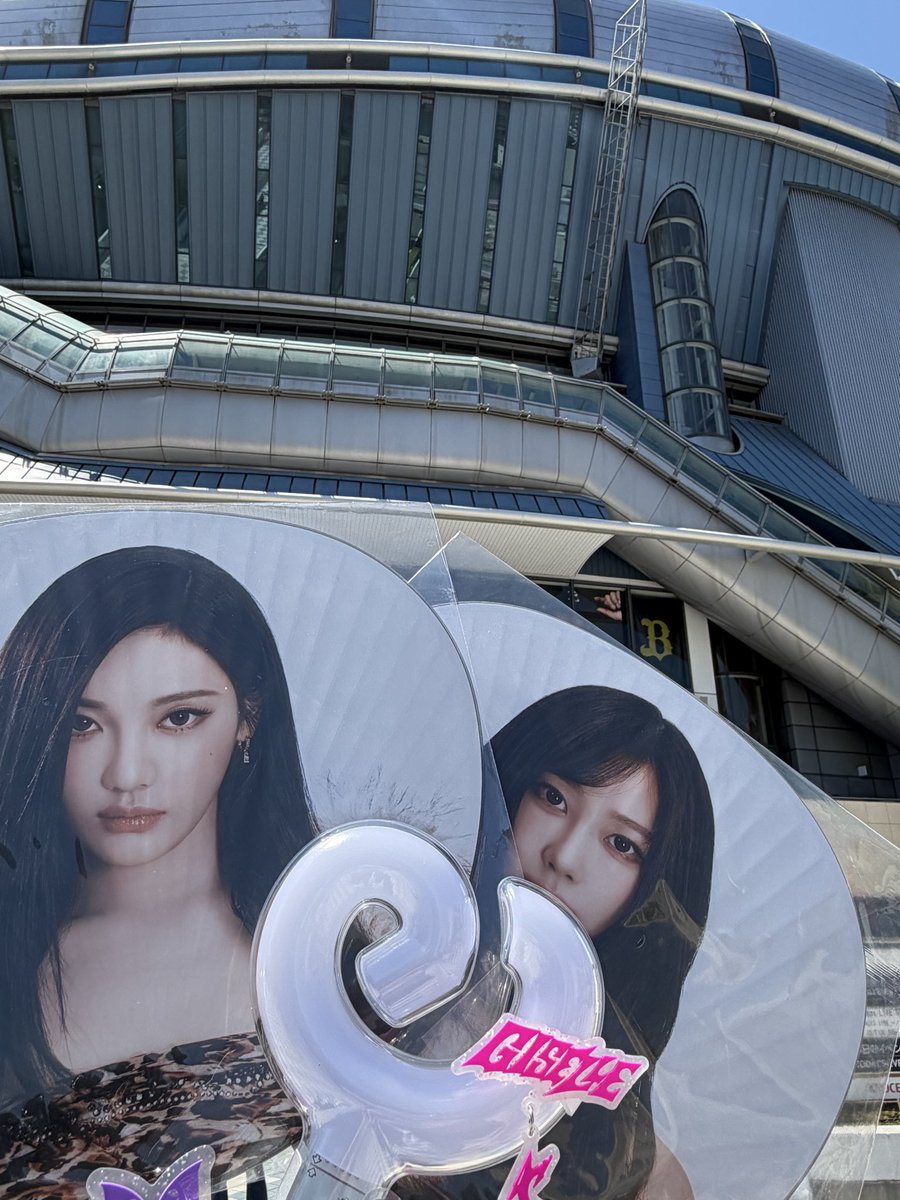 ささ tweet media