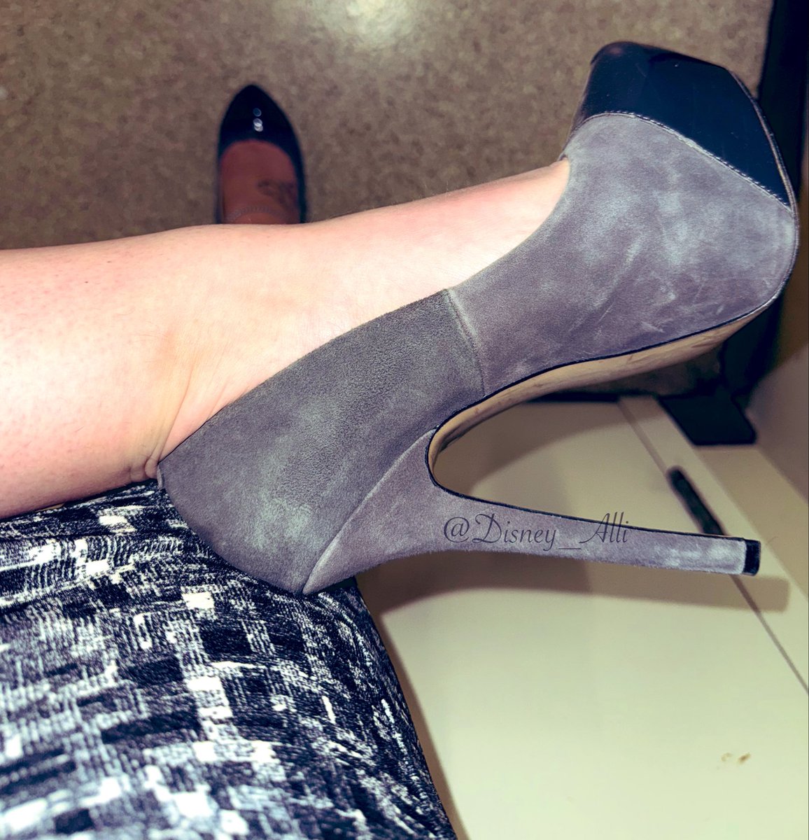 Disney_Alli's tweet image. Grey platforms from Thursday #shoes #shoefie #shoestagram #shoesoftheday #sotd #outfitoftheday #ootd #highheeledshoes #pumps #highheellife #highheellover #highheeladdict #shoelover #shoefreak #shoeporn #shoewhore #shoeaddict #shoeaholic #shoeaddiction #heelsporn #heels #shoeoff