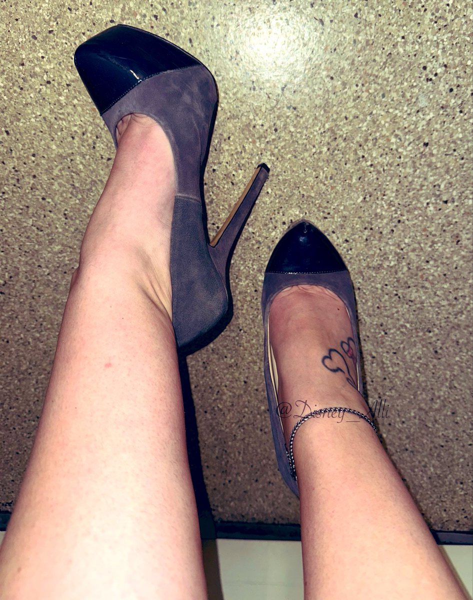 Disney_Alli's tweet image. Grey platforms from Thursday #shoes #shoefie #shoestagram #shoesoftheday #sotd #outfitoftheday #ootd #highheeledshoes #pumps #highheellife #highheellover #highheeladdict #shoelover #shoefreak #shoeporn #shoewhore #shoeaddict #shoeaholic #shoeaddiction #heelsporn #heels #shoeoff