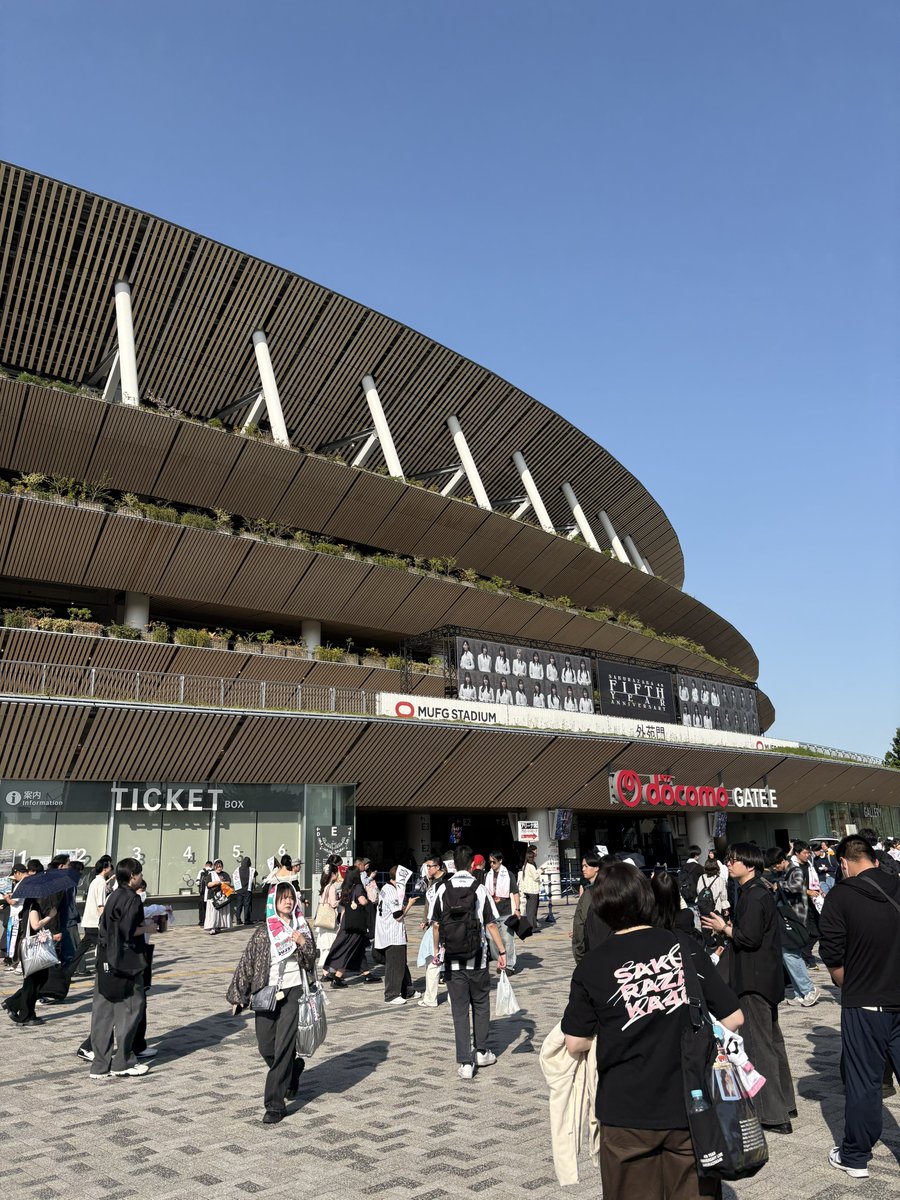 yesrootthree's tweet photo. 着弾！
ぼっちで暇だよーって方もしいたら、今からでもお話ししませんか！

Eゲートの、国立競技場のモニュメントあたりにいます！

#櫻坂5thアニラ_国立競技場_DAY1 
#Buddiesと繋がりたい https://t.co/VpbGTMq3FB