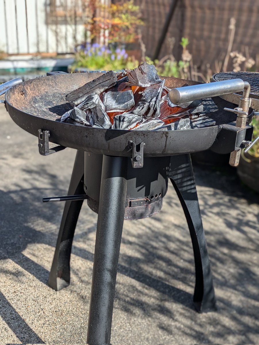 Masayukiii4's tweet photo. いい季節になりましたねぇ🔥🍗🔥
岐阜県民、火起こしがち🔥 https://t.co/ptVd98yacT