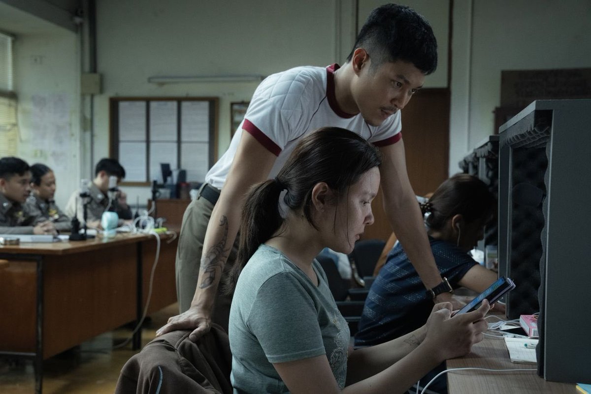 The Red Line (2026)

⭐️⭐️⭐️⭐️⭐️💯
Recommend 👍🏻
*Best

Three women fall prey to a ruthless phone scam. To settle the score, they'll take on the criminal network that stole their money - and their dignity 🍿
#RekomenByDy #donewatching #Netflix #TheRedLine #MovieReview #movienight