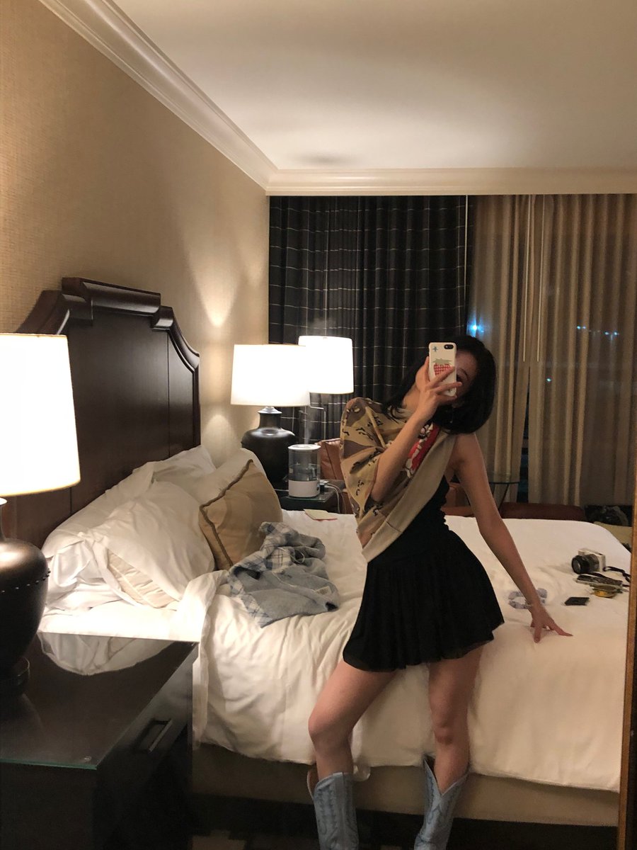 ahyeon pics tweet media