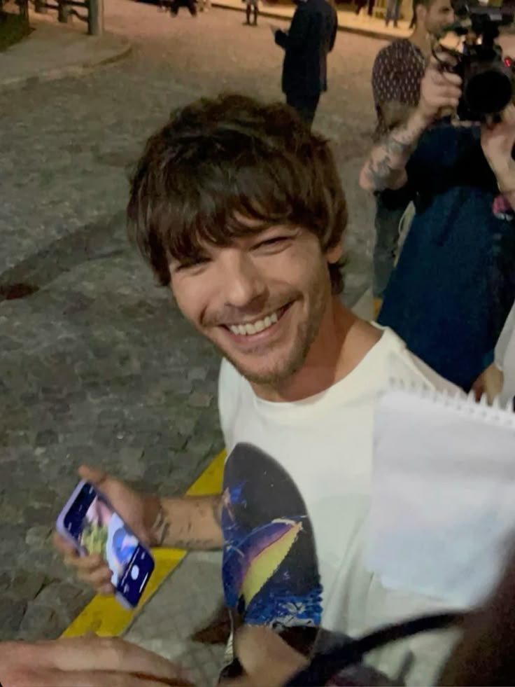 louis doing things tweet media