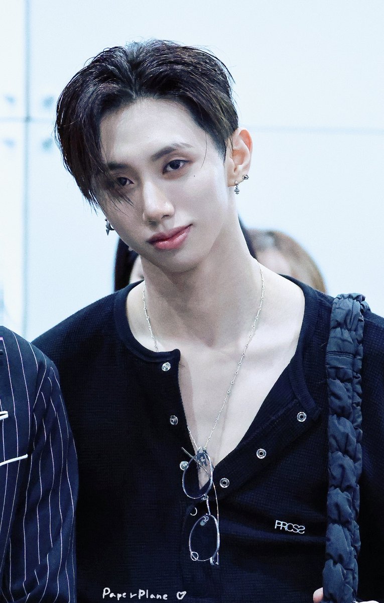 Paperplane.HJ101 tweet media