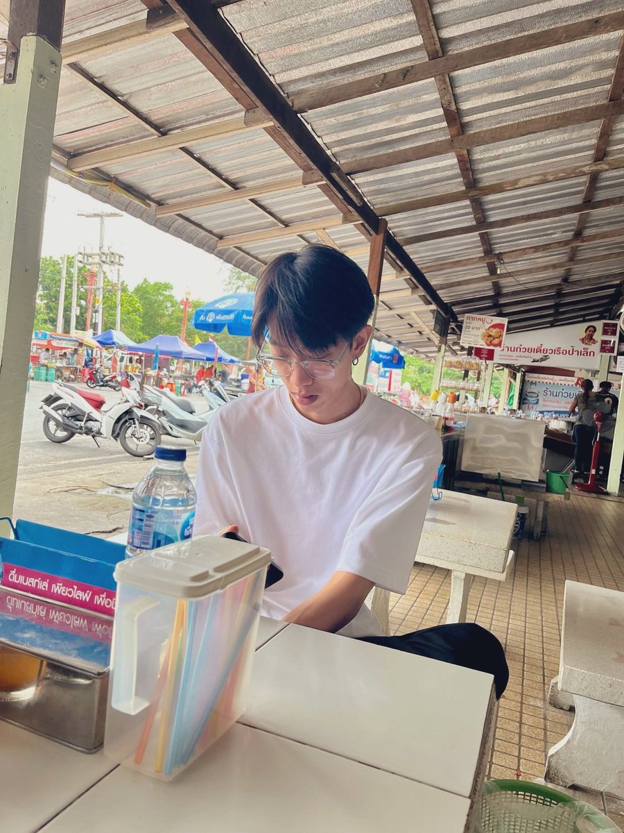 KSuph82620's tweet photo. กินเตี๋ยวกันครับ https://t.co/HUmTX8EKYS