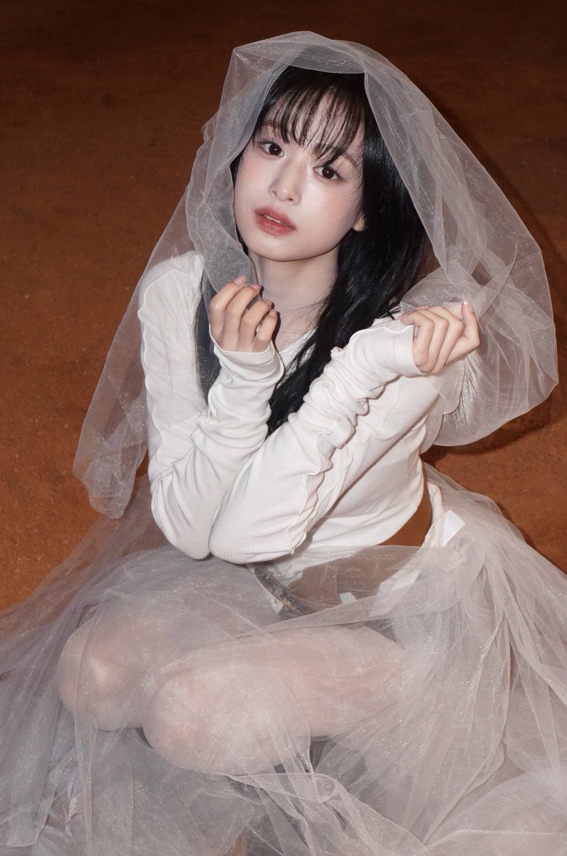 ahyeon pics tweet media