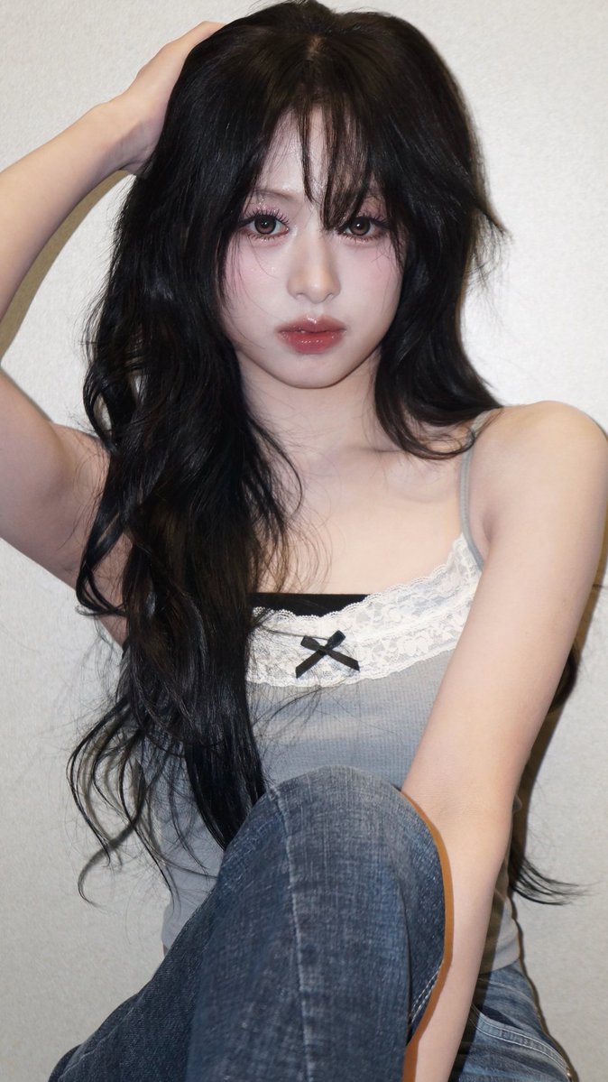 ahyeon pics tweet media