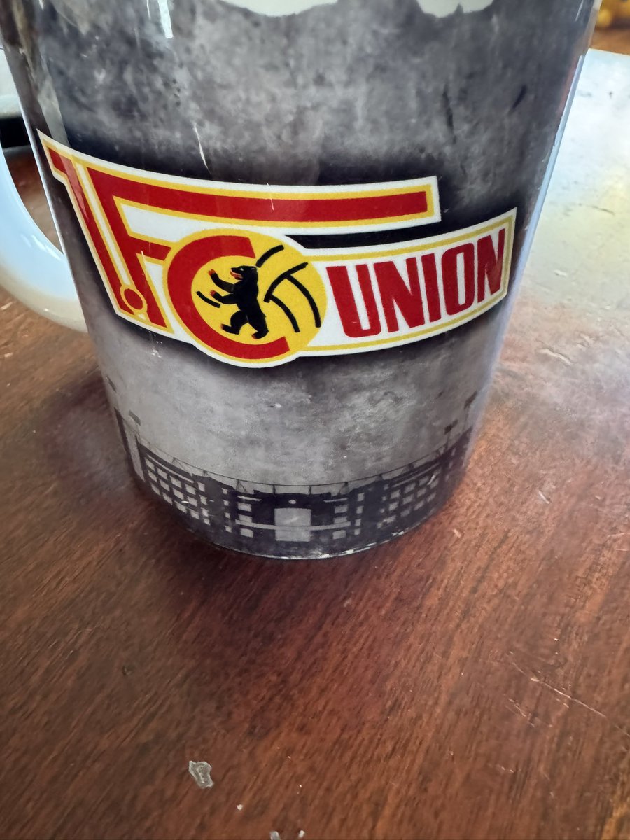 Hilft ja nüscht… Die Hoffnung stirbt zuletzt. Ich erwarte nichts und kann daher kaum enttäuscht werden. Auf zum Angstgegner. Eisern.  #FCHFCU