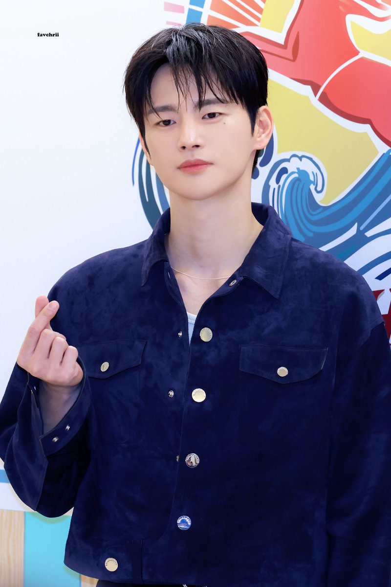 favchrii's tweet photo. 260407 롱샴

하트마스터, 하트의지배자, 하트의권위자

#서인국 #SeoInGuk https://t.co/i4cCL31kyV