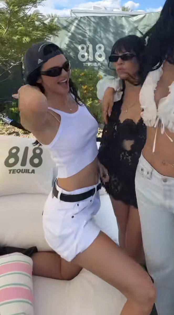 jul | colcey top fan 💫 tweet media