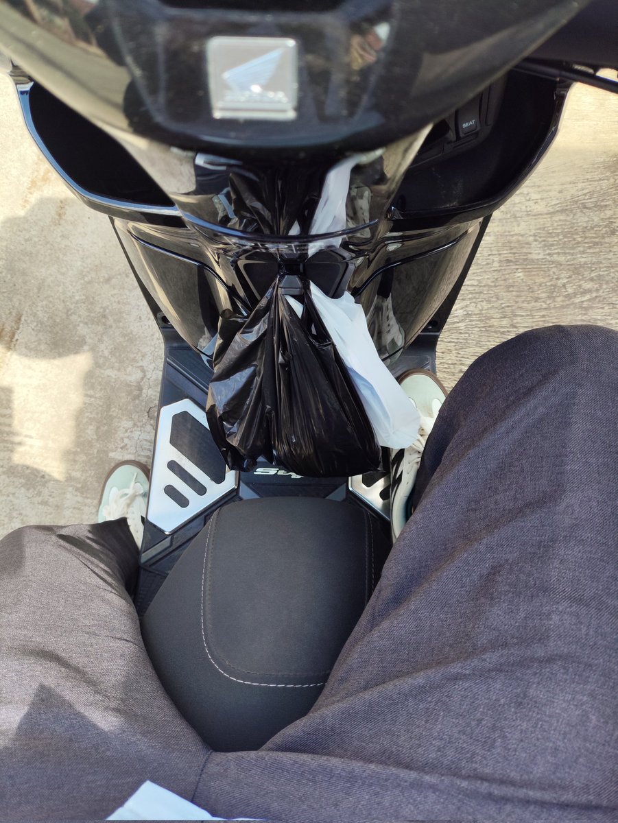 정해인 tweet media