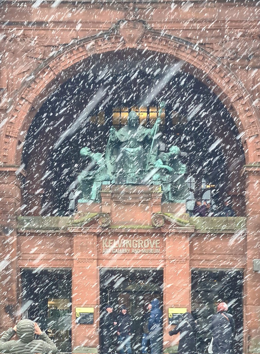is_glasgow's tweet image. A flashback to last weekend's unanticipated snowfall here in Glasgow. It only lasted about half an hour, but it was intense while it lasted. This was the scene outside Kelvingrove Art Gallery as people hurried to take cover inside. 

Cont./

#glasgow #snow #kelvingroveartgallery