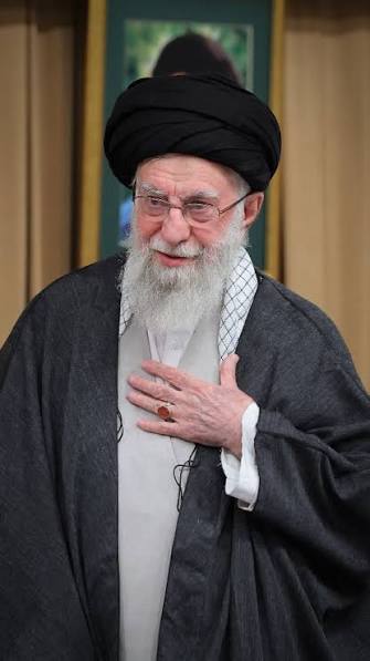 مردی که آنقدرمشهوربود شناخته نشد
#لبیک_یا_خامنه_ای
