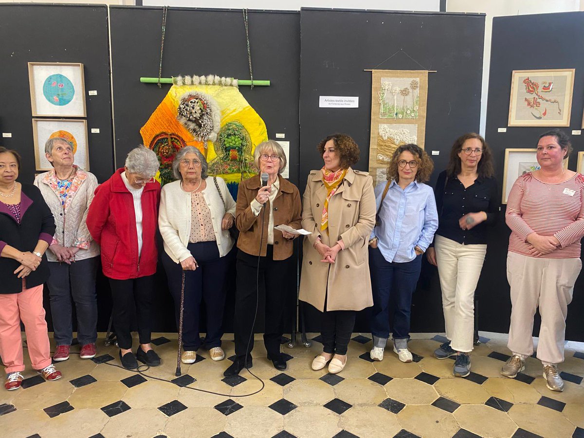 AzzazNadege's tweet image. 🪡 Très belle exposition de l’association Atout Fil 🧵 qui montre que la broderie ou la couture peuvent devenir des œuvres d’art magnifiques.
Merci à la Présidente Solange Lasbleis et toutes les adhérentes pout cette passion des arts textiles qu’elles nous partagent à #Châtillon