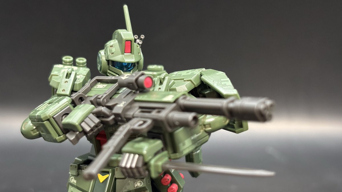 밀리터리 취향은 아니지만 멋있긴하더라