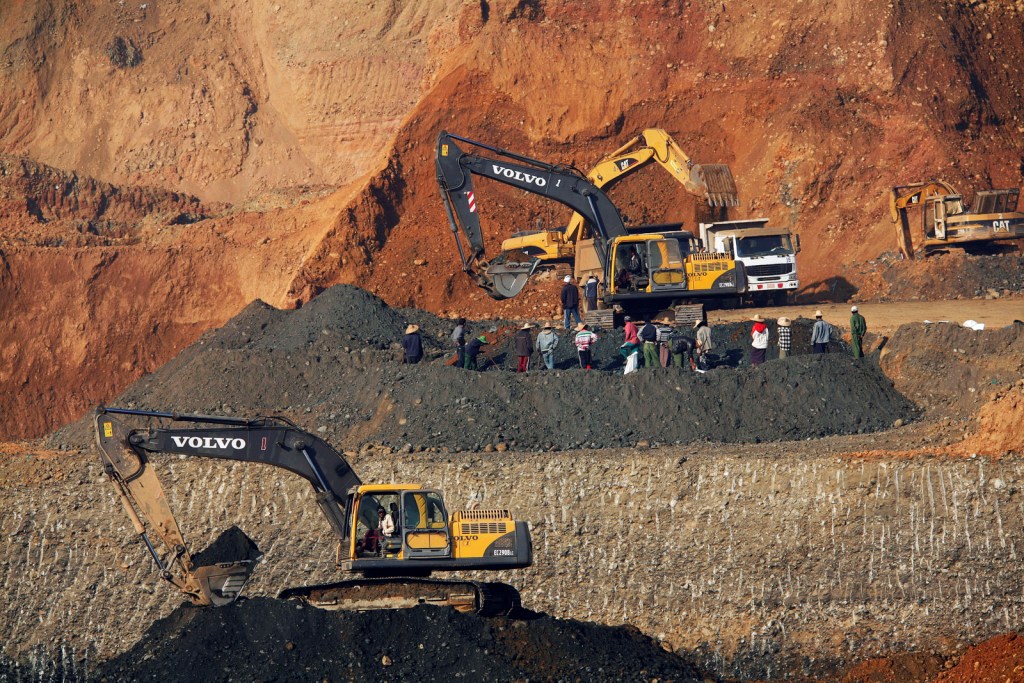 voiceofnigeria's tweet image. Nigeria’s mining and quarrying sector contributed ₦723.33 billion in Company Income Tax (CIT) in 2025, a significant increase from ₦520.34 billion recorded in 2024.

@Dolusegun16 

#NigeriaMining #TaxRevenue #MiningSector #EconomicGrowth