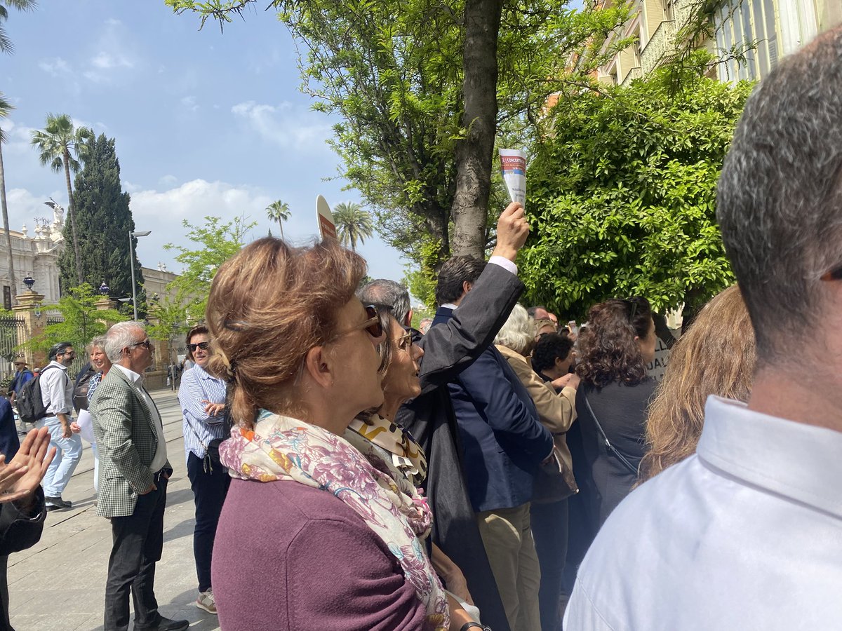 Gracias a mis amigos y compañeros, los incombustibles. Dejar un viernes de trabajo y familia para dar voz a Córdoba y reclamar a <a href="/JuanMa_Moreno/">Juanma Moreno</a> ante <a href="/ppandaluz/">PP de Andalucía</a> que se posicione y visibilice su apoyo a la #PasarelaAlReta1x1ParaTodos. Lo conseguiremos.