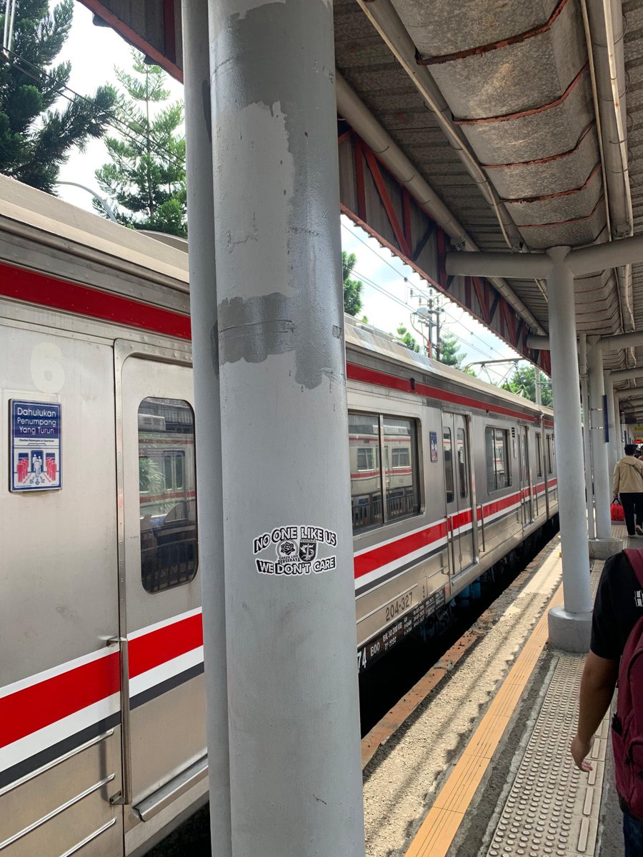 GREENLINE1927's tweet photo. Kloter terakhir mendarat https://t.co/PoOGB2Drkz