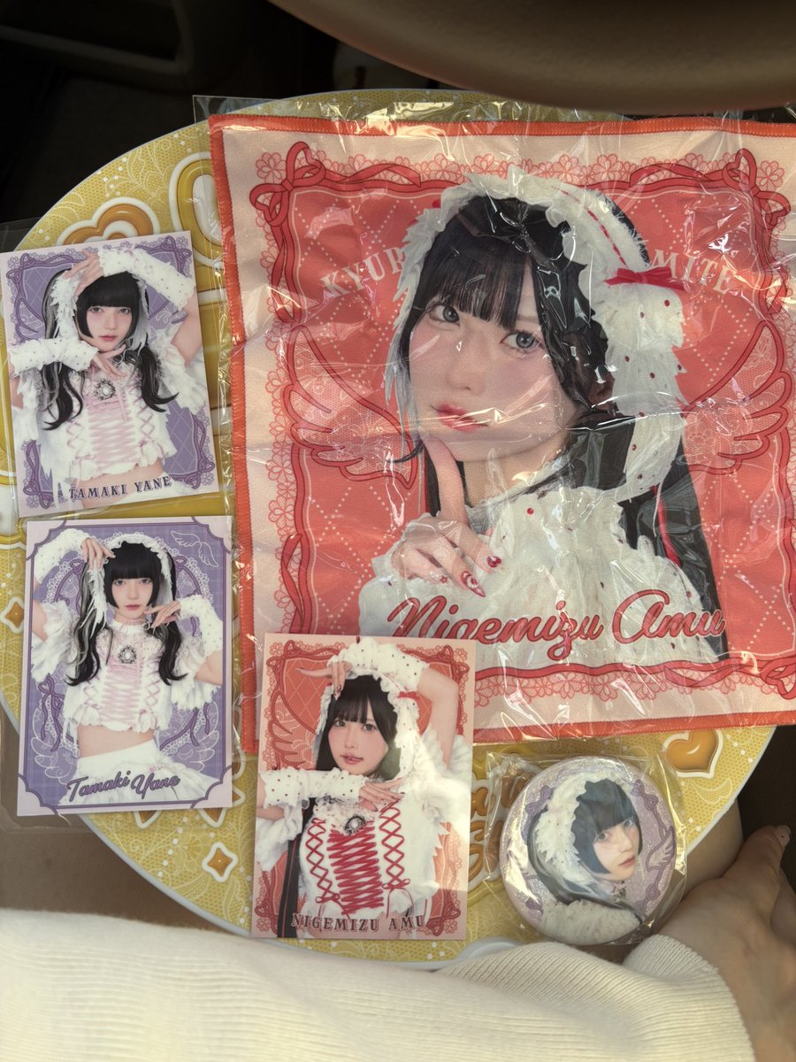 uoxou070's tweet photo. きゅるして きゅるりんってしてみて 交換 金沢公演

譲:画像のもの (💜寄りのみホロ)
求:同種💛

本日会場での手渡し希望です

 #きゅるして交換   #きゅるりんってしてみて交換 https://t.co/7JWoqwjR2c