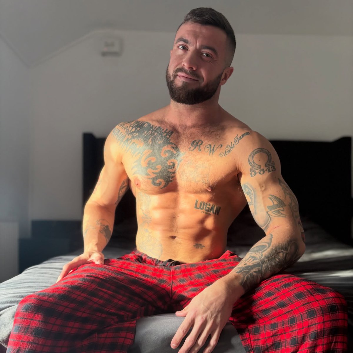 OFFICIAL JAMES HARDY tweet media