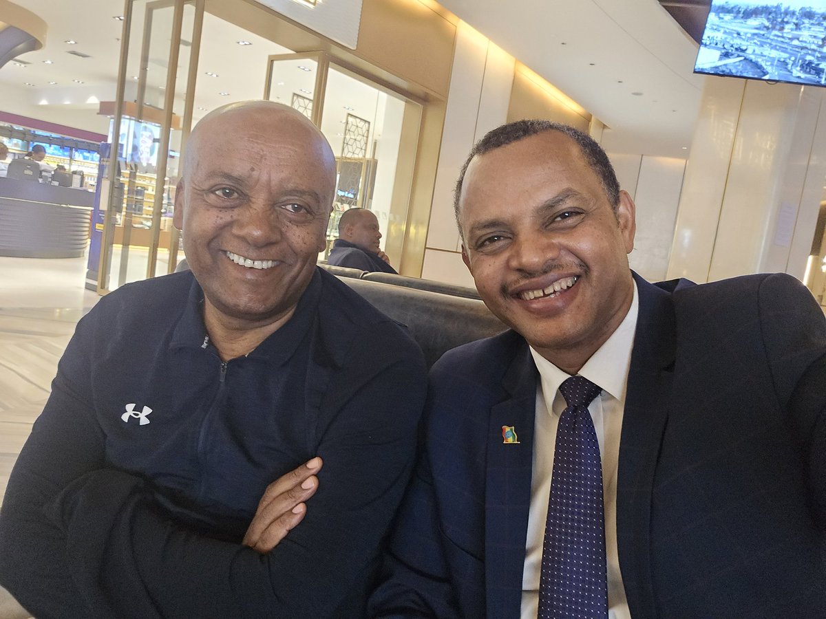 afeworkkassu's tweet photo. "A MEDICAL SCHOOL LIKE NO OTHER", a book by YARED WONDMIKUN ENDAILALU, published by THE RED SEA PRESS, https://t.co/c0OCJ196Mo

Congratulations to Prof. Yared &amp; family, sons &amp; daughters of #GCMS &amp; @UoGondar and alumni.

@FMoHealth
@fdremoe 
@AsratAtsedeweyn 
@AddisAbabaUnive https://t.co/iP7sie6oJU