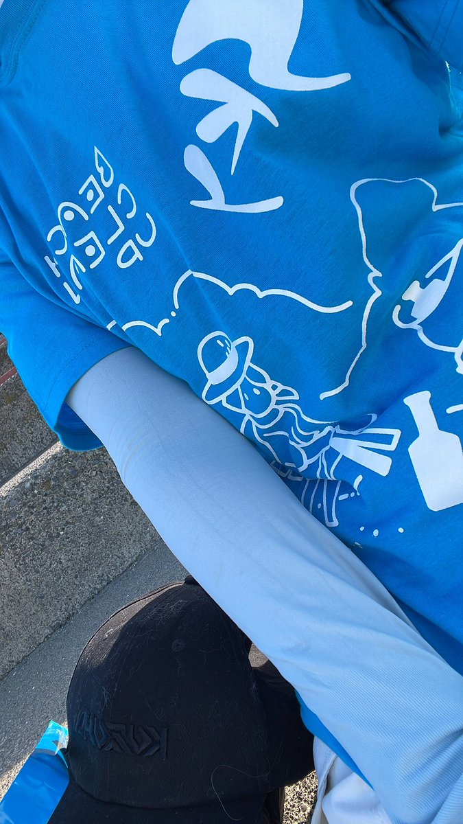 chili_spla's tweet photo. 浜辺到着！
リアルにSkyフレ居ないのでぼっち参戦は寂しいねー
でもTシャツ可愛い
#Sky #ビーチクリーン https://t.co/3NNwU8NfS0