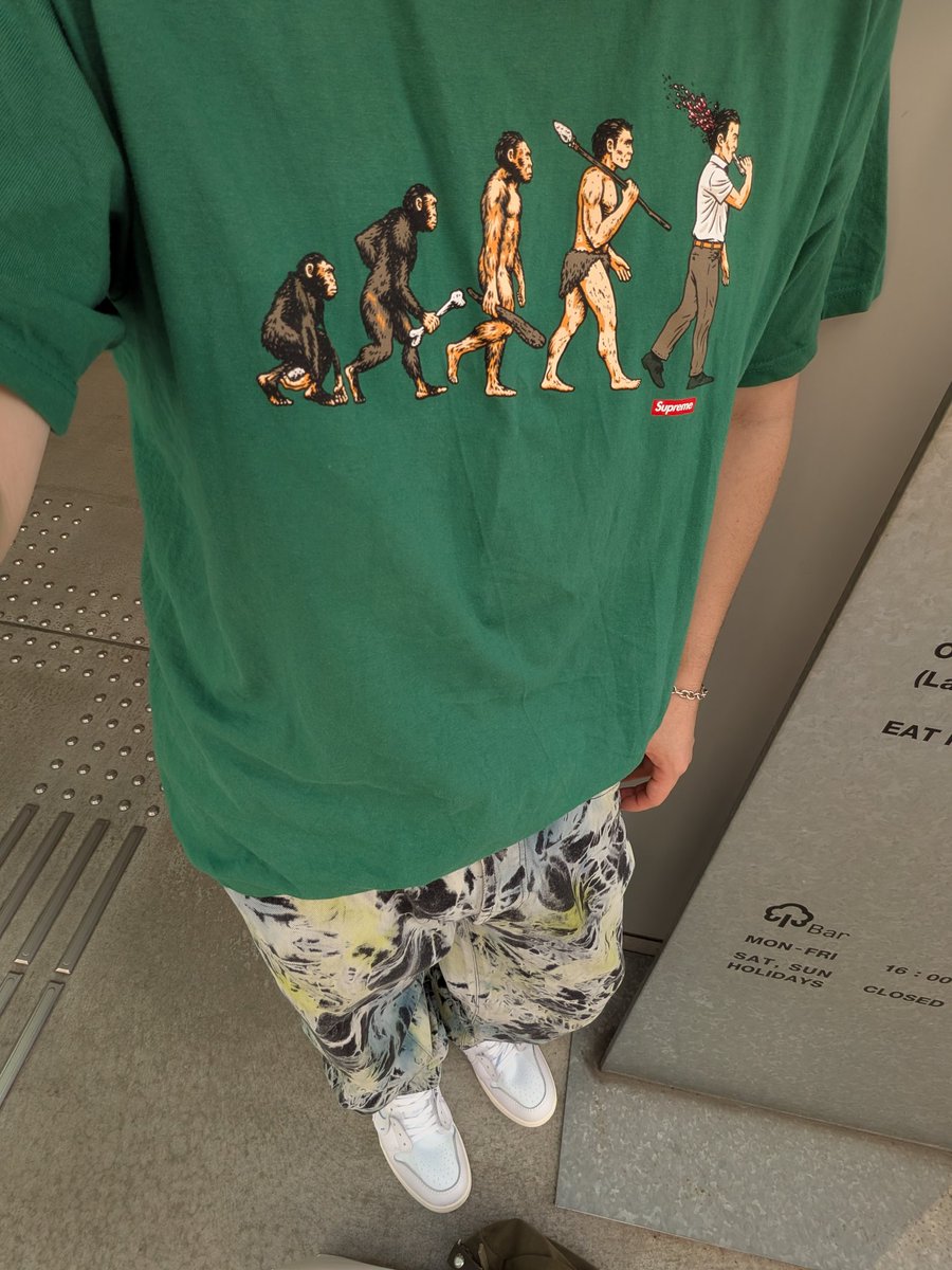 uu0917uu's tweet image. お久しぶりでございます！
インスタ民になってしまっていたので、ここ最近の着画あげておきます！
なぜか寒い季節はkith多め、暑い季節はSupreme多めになりがちです！
#jackass 
#korn
#Supreme
#nike 
#adidas