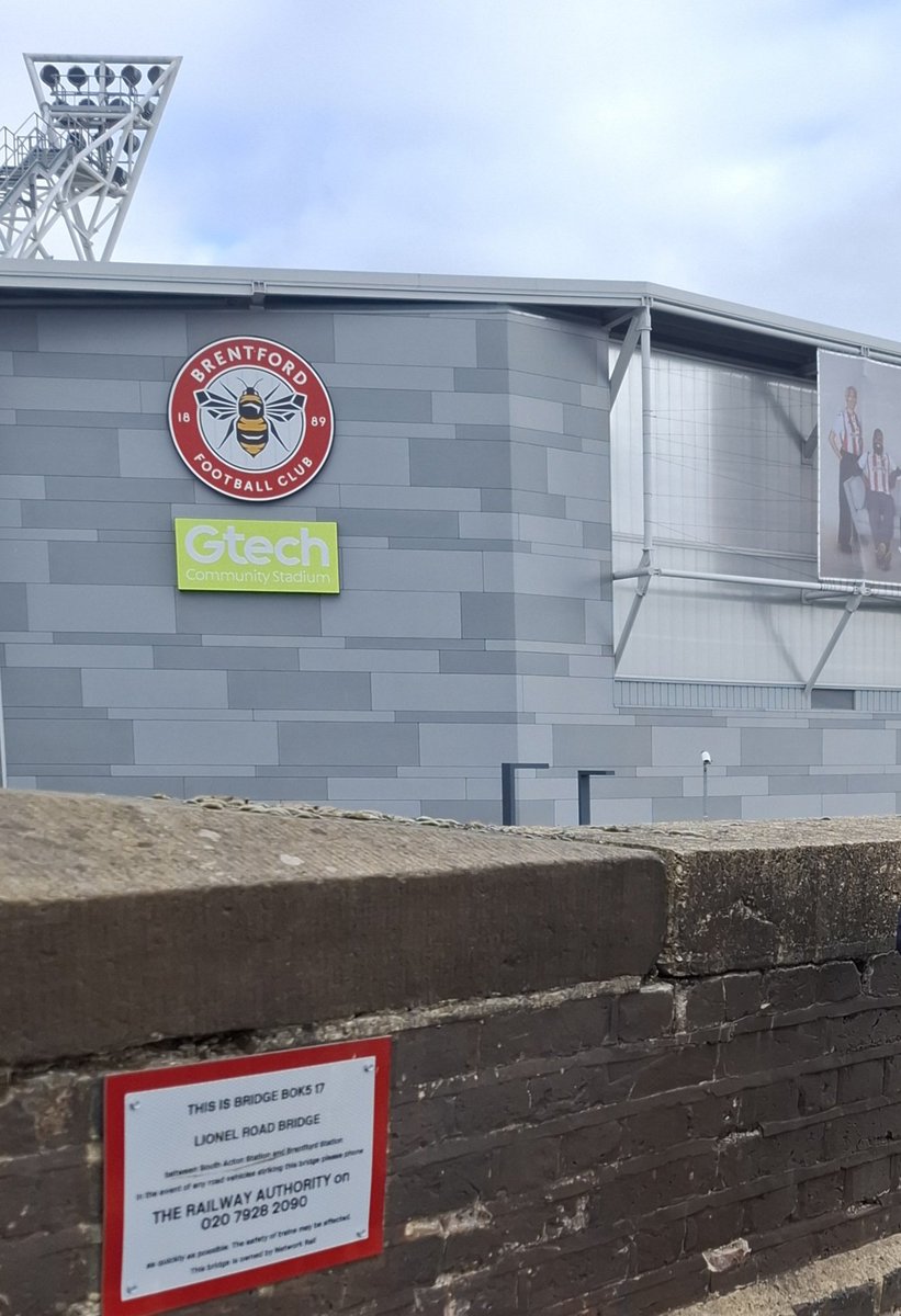 davidell74's tweet photo. 🏆 @premierleague J. 32
⚽️ @BrentfordFC 🆚 @Everton
📍 Gtech Community Stadium
🗓 Saturday 11th April
⏰ Kick-off: 3:00pm
#England #London #Hownslou #Brentford 🇬🇧 https://t.co/apfT0FPz96