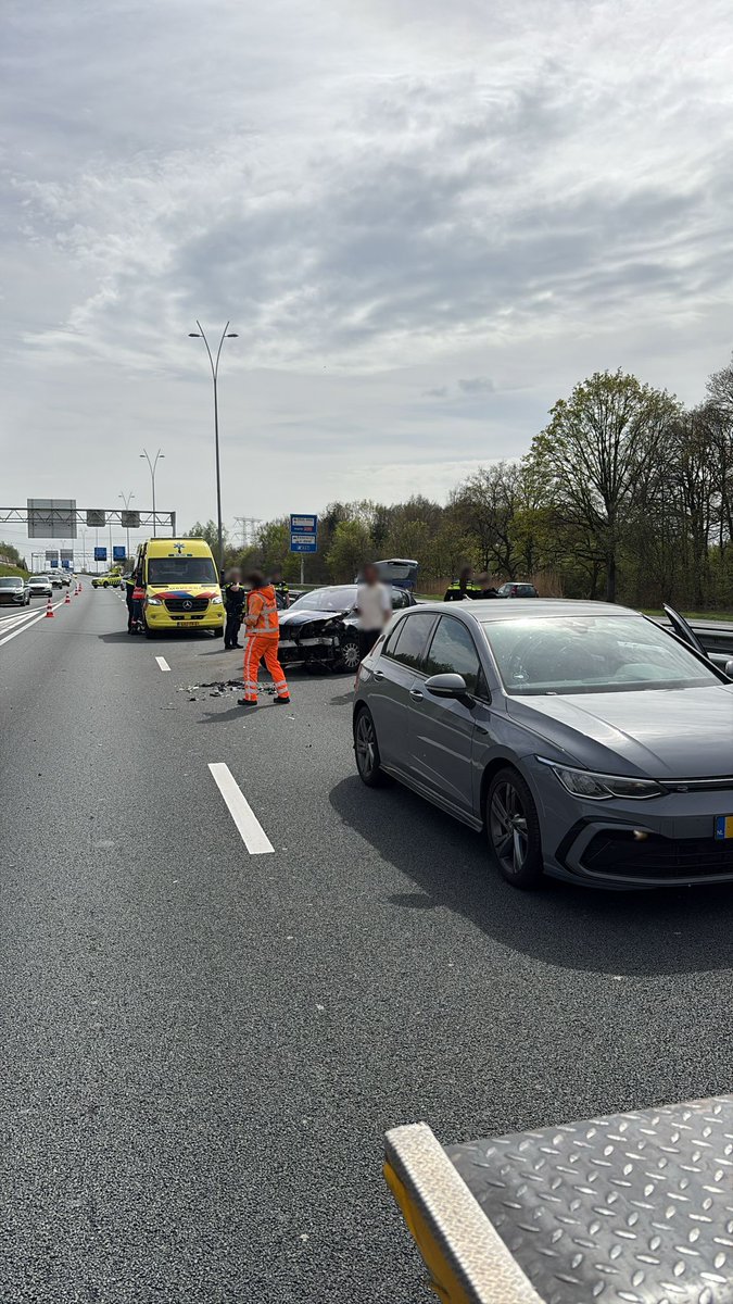 Rijstroken dicht na ongeval op A50 bij Son en Breugel