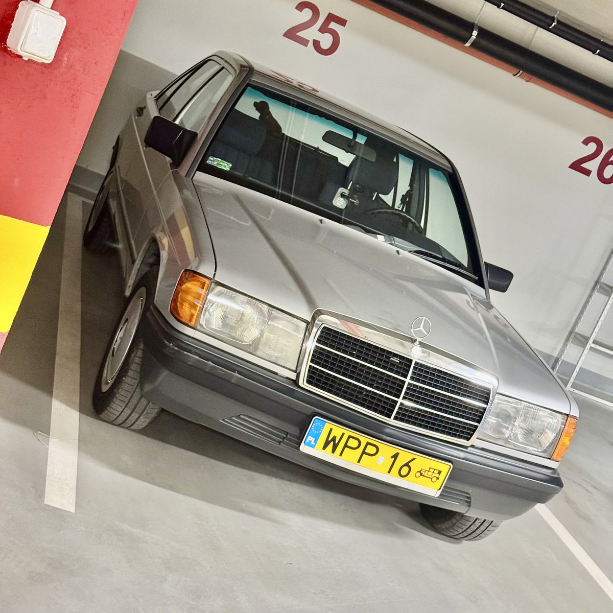 auto_moto_pl's tweet image. Nowy, przejściowy domek dla Wandy… 

Będę miał do niej 12 km i będę tęsknić🥰