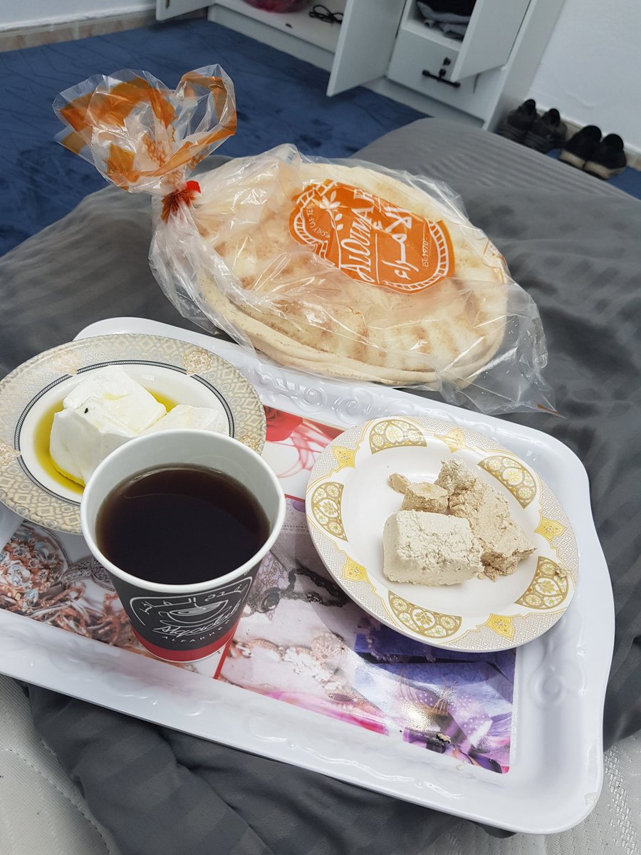 #نقهويكم
فطوري المتواضع في الظهر 
🌹🌹🌹🌹🌹🌹🌹🌹