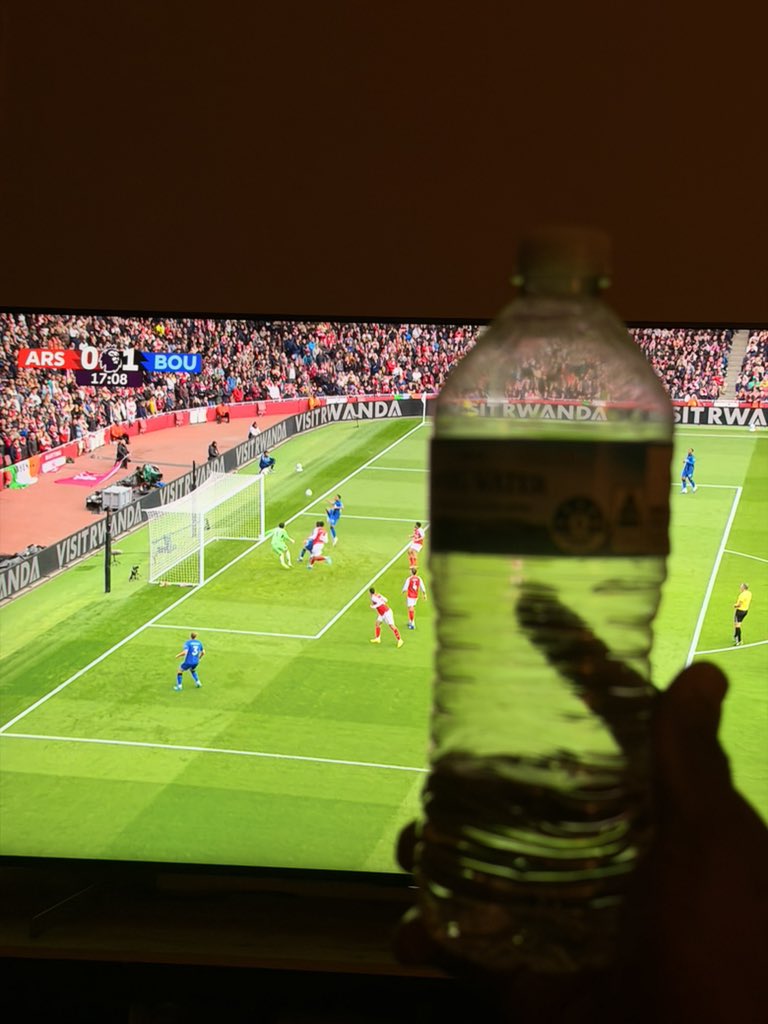 decreatorvision's tweet photo. @Arsenal The bottlers 😂😂😂😂 https://t.co/deZfd5nuXs