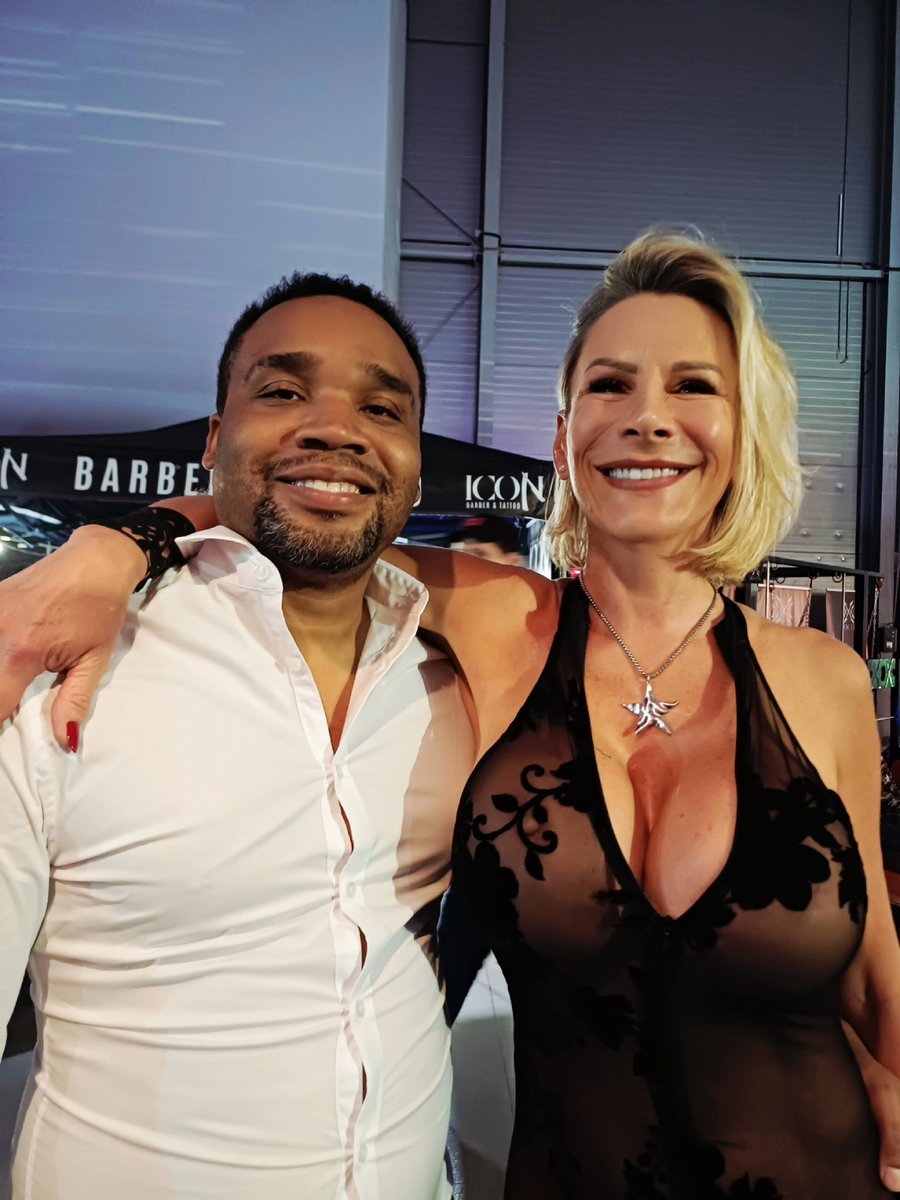 Victoria Nova - Prague 9th-14th April tweet media