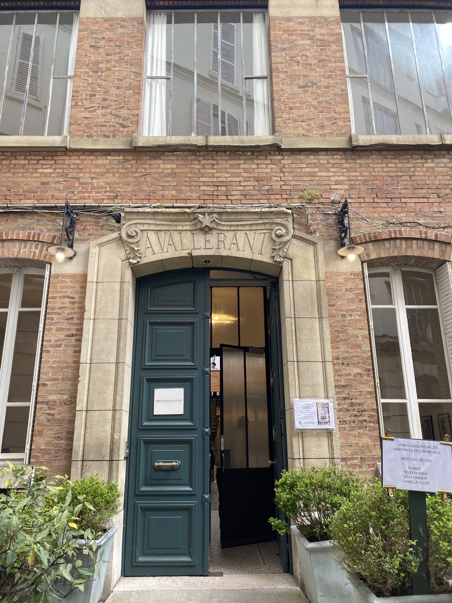 HanaoDoll's tweet photo. フランスのバスティーユ・デザイン・センターにて開催された第39回パリ国際サロン2026閉幕いたしました。
多彩なアーティストたちの独創的な作品が一堂に会し、沢山の刺激をいただきました。
閉幕時間ギリギリまで途切れることなくご来場いただいた皆さま、関係者の皆様に心より感謝申し上げます。 https://t.co/rJvaNSHdkO