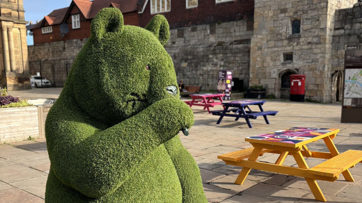 Welcome2Yorks's tweet image. York's city centre just got a major summer glow-up! yorkshire.com/york/inspirati… New seating spots, adorable grass animals, and an expanded FREE Tommy Treebark adventure trail for families. #York #FamilyFun