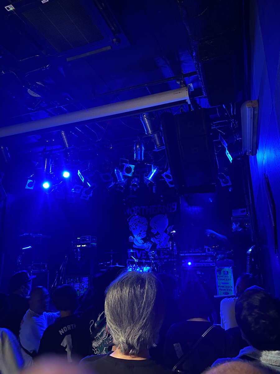 ottguitarsan's tweet image. 本日はこちらでした！

Northern19
FIVE FLESH tour 2026
w/Dizzy Sunfist
in 広島CAVE-BE

狭い箱とパンクス…
これこれこれぇ！と思っちゃいますな！

 #Northern19
 #FIVEFLESHtour2026
 #DizzySunfist
 #十人十一色