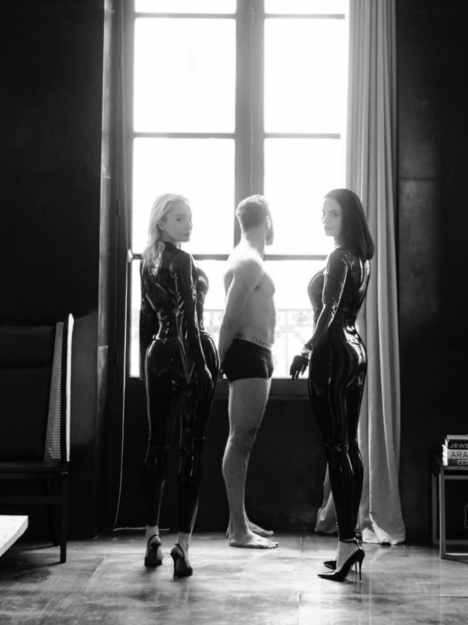 justbelowFem's tweet photo. under #FLR #Femdom #FemaleSupremacy https://t.co/1e4t2Owe9T