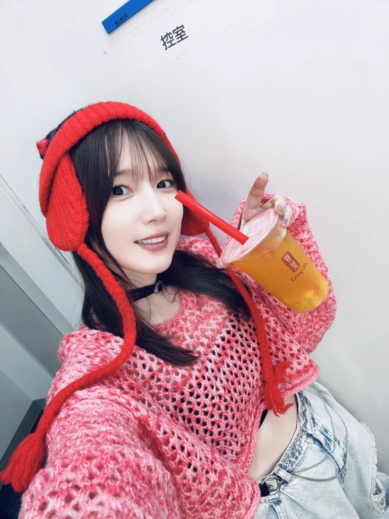 訳あり　miumiu いちご　トップス HFn1tEXakAMrewB?format=webp&