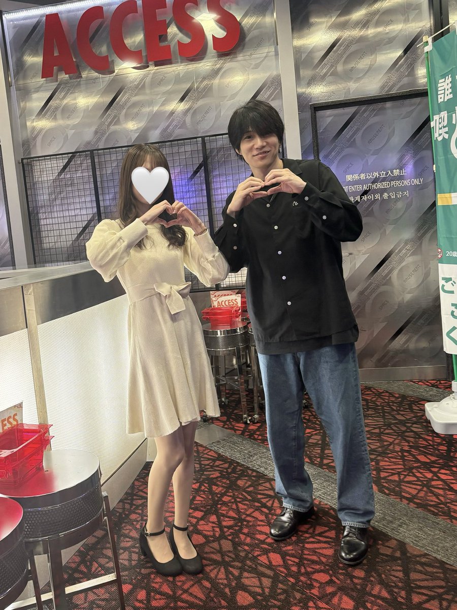 a__yax's tweet photo. 今回は本田さんに会いに行けた〜👼🏻✨
たくさんポーズしていただきありがとうございました♡

相変わらず緊張で上手く話せなかったけど
本田さん優しくご対応してくれて本当に神🥲🤍

無事にトレカとサインもいただけたし
一目惚れしたJILLのボトル買えたし幸せな一日でした♡

#本田朋広 #TEAM雷電 https://t.co/MIKs1ALd6a