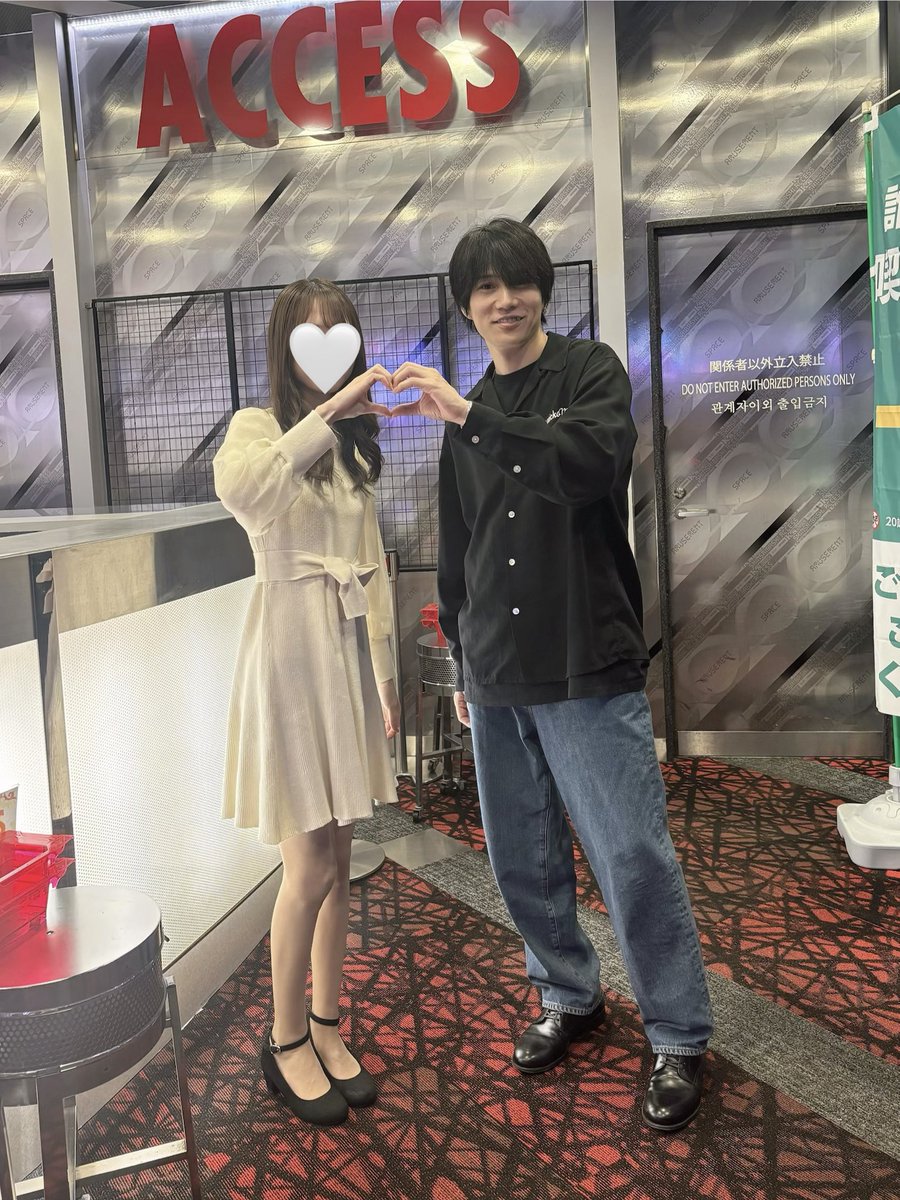a__yax's tweet photo. 今回は本田さんに会いに行けた〜👼🏻✨
たくさんポーズしていただきありがとうございました♡

相変わらず緊張で上手く話せなかったけど
本田さん優しくご対応してくれて本当に神🥲🤍

無事にトレカとサインもいただけたし
一目惚れしたJILLのボトル買えたし幸せな一日でした♡

#本田朋広 #TEAM雷電 https://t.co/MIKs1ALd6a