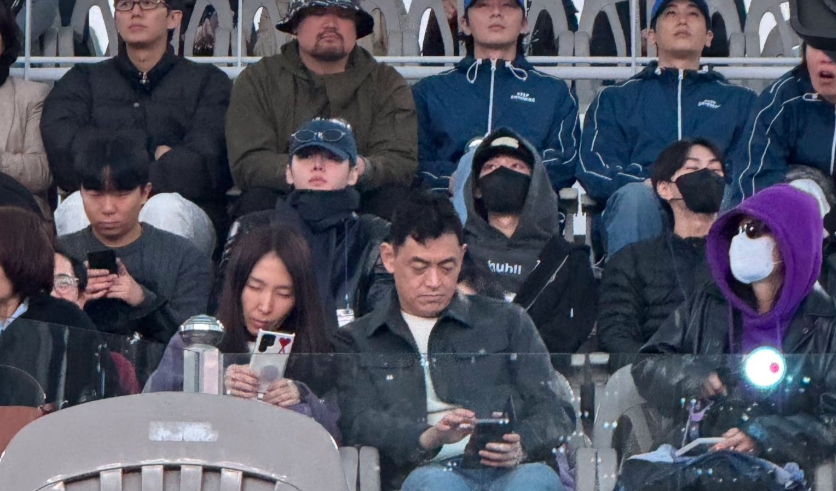 About Music tweet media