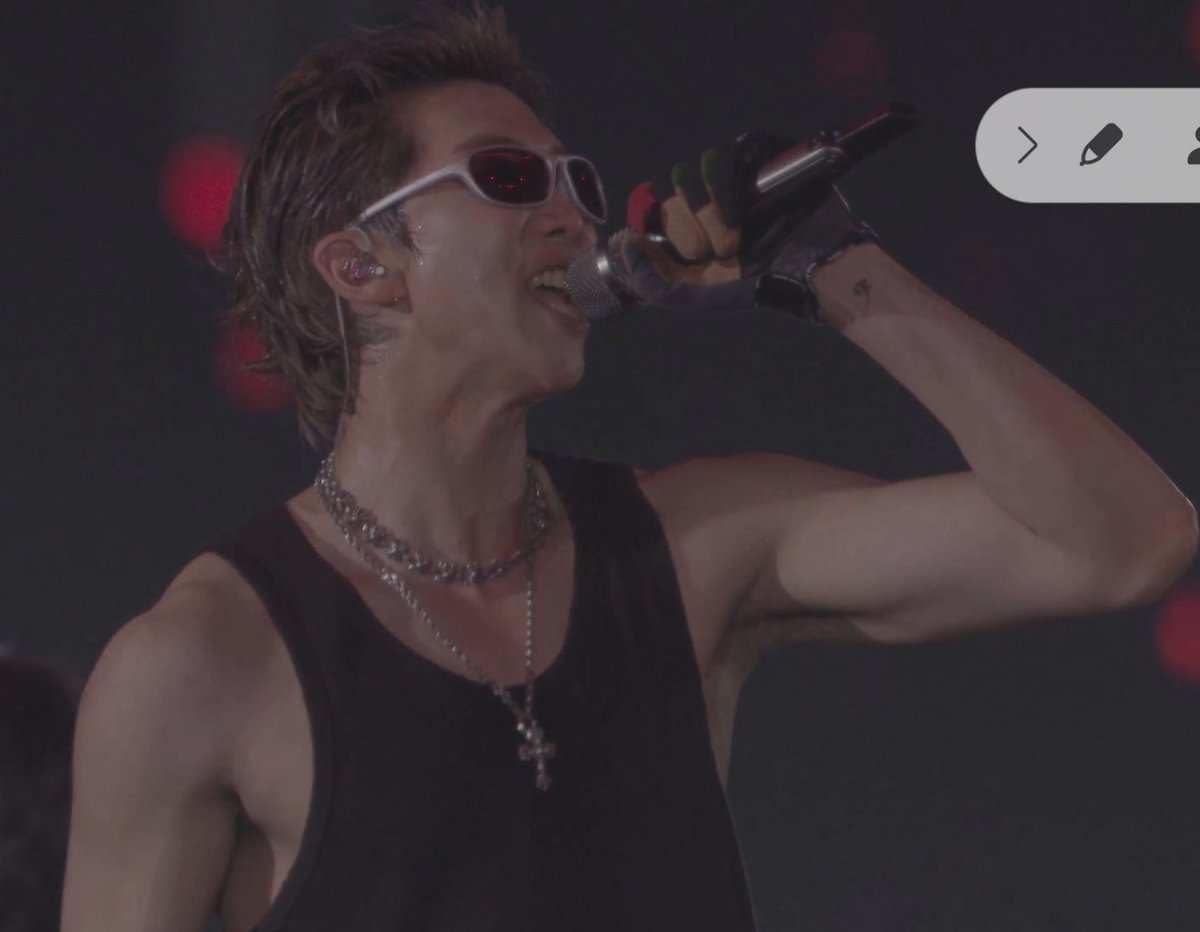 b a n a n a; 🍌🇦🇷 IS SEEING BTS tweet media