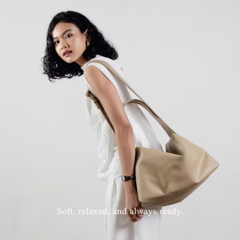 thisratri's tweet image. tipe tipe tas yang di pake pekerja di SCBD, elegan, bahannya water resistant, muat laptop 13 inch. Lebih lengkap cek tokonya di sini⬇️

s.shopee.co.id/8phlG19C7Y

#rekomendasitas #tastempur #taskerja #taskuliah #review