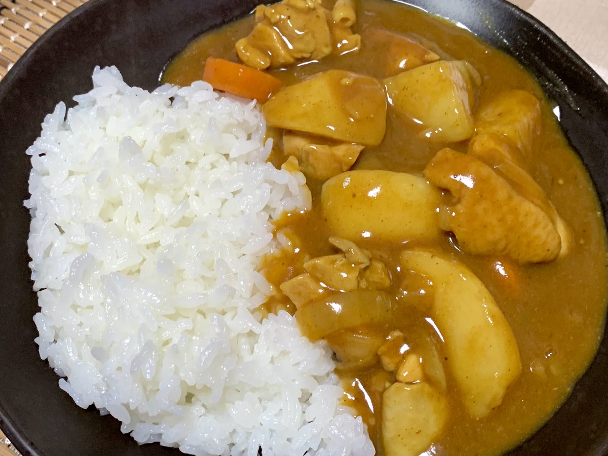 ＠もつ tweet media