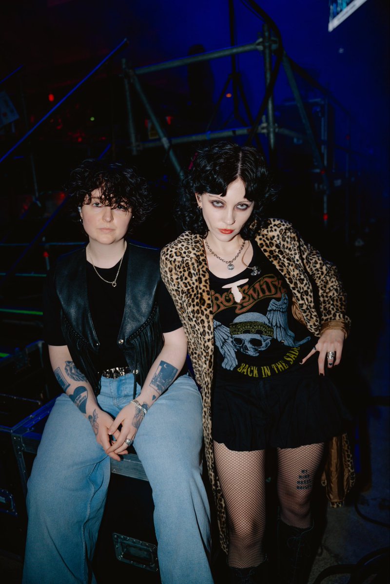 PALE WAVES tweet media