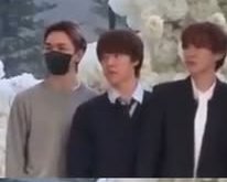 Sugar down bad for Jeonghan tweet media