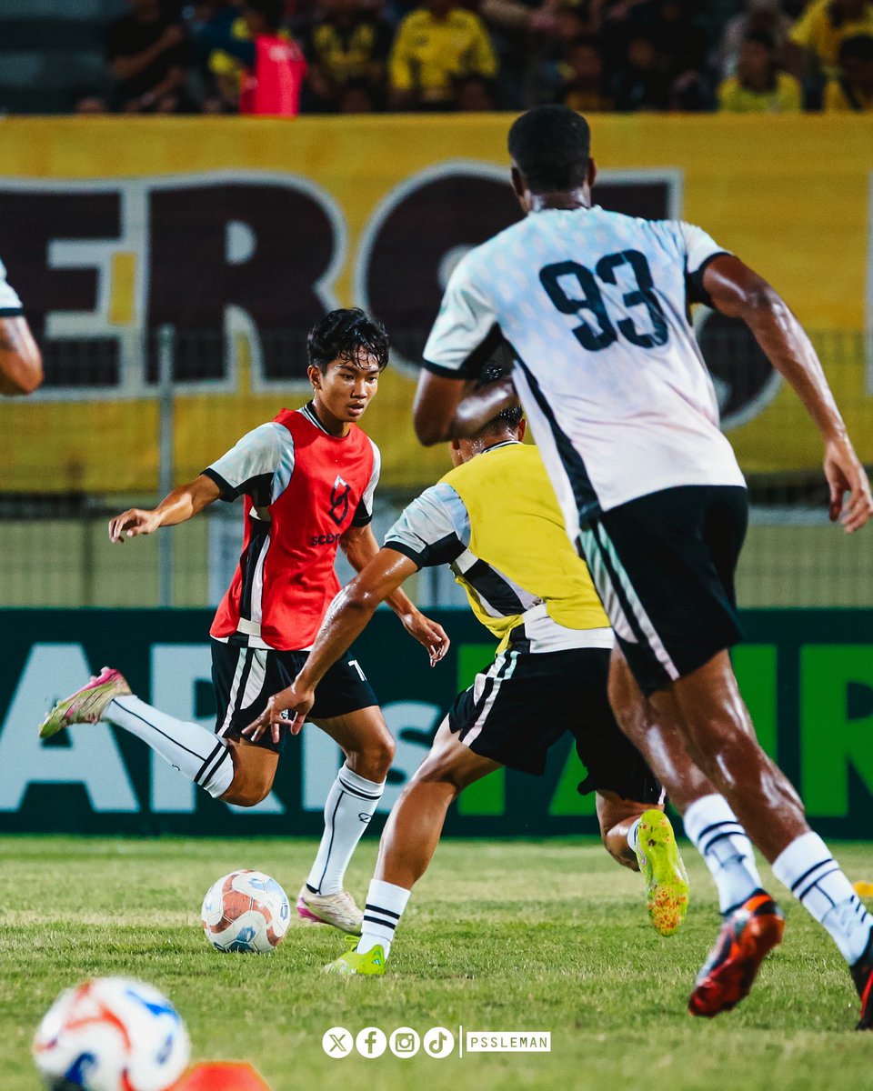 PSSleman's tweet image. Panaskan kaki jelang laga malam ini.🔥

#PSS #COSE #PSSday #BaritoVsPSS