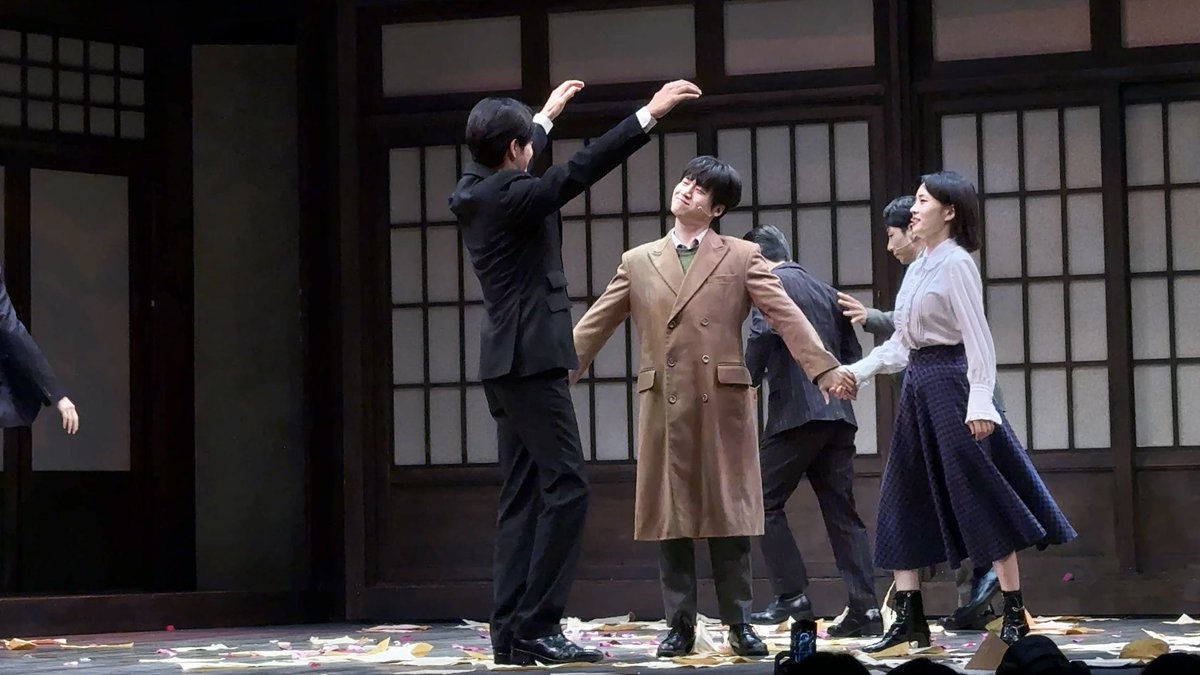 pride_2015's tweet photo. 260215 팬레터 낮공 커튼콜 https://t.co/jciDgsIYfF
