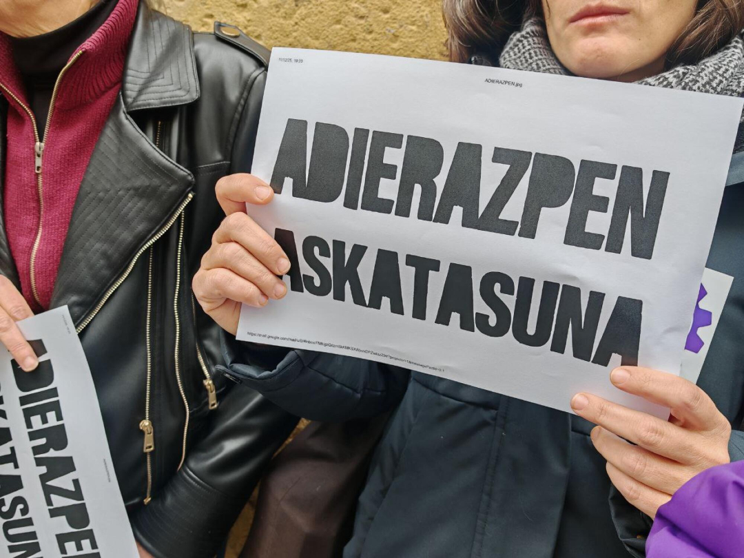 arainfonoticias's tweet photo. Del señalamiento al desgaste económico: Ane Lindane denuncia la estrategia de Abogados Cristianos y lanza una caja de resistencia colectiva para plantar cara a la represión judicial contra artistas y activistas: https://t.co/UnvxBVHVOj https://t.co/cG7ZvB7QM9